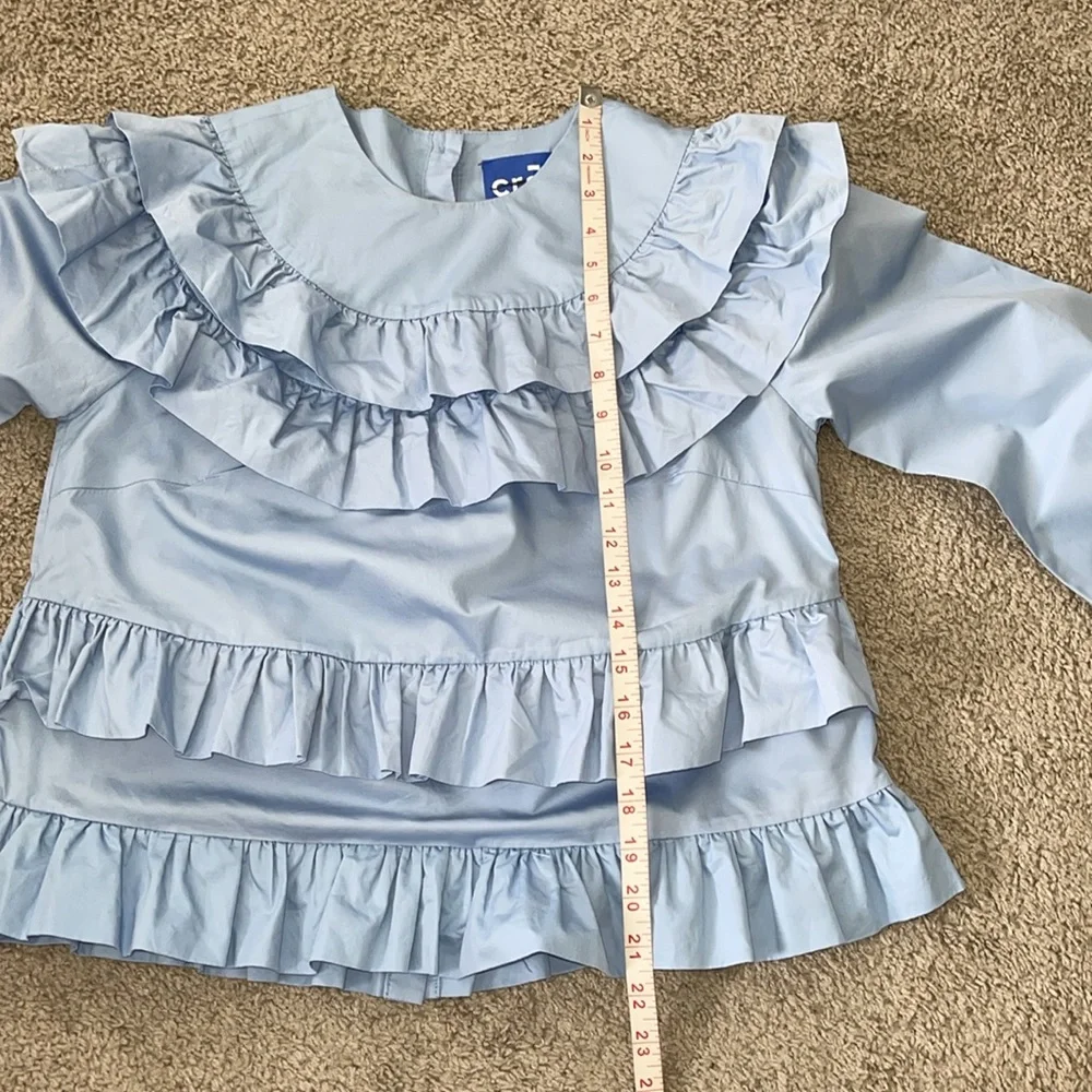 crās Ruffled Back Button Top - Picture 9 of 10